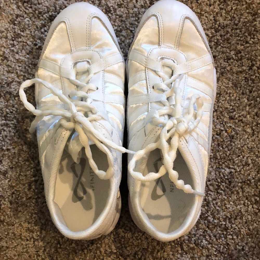 Nfinity Evolution Cheer Shoes GREAT CONDITION🦋